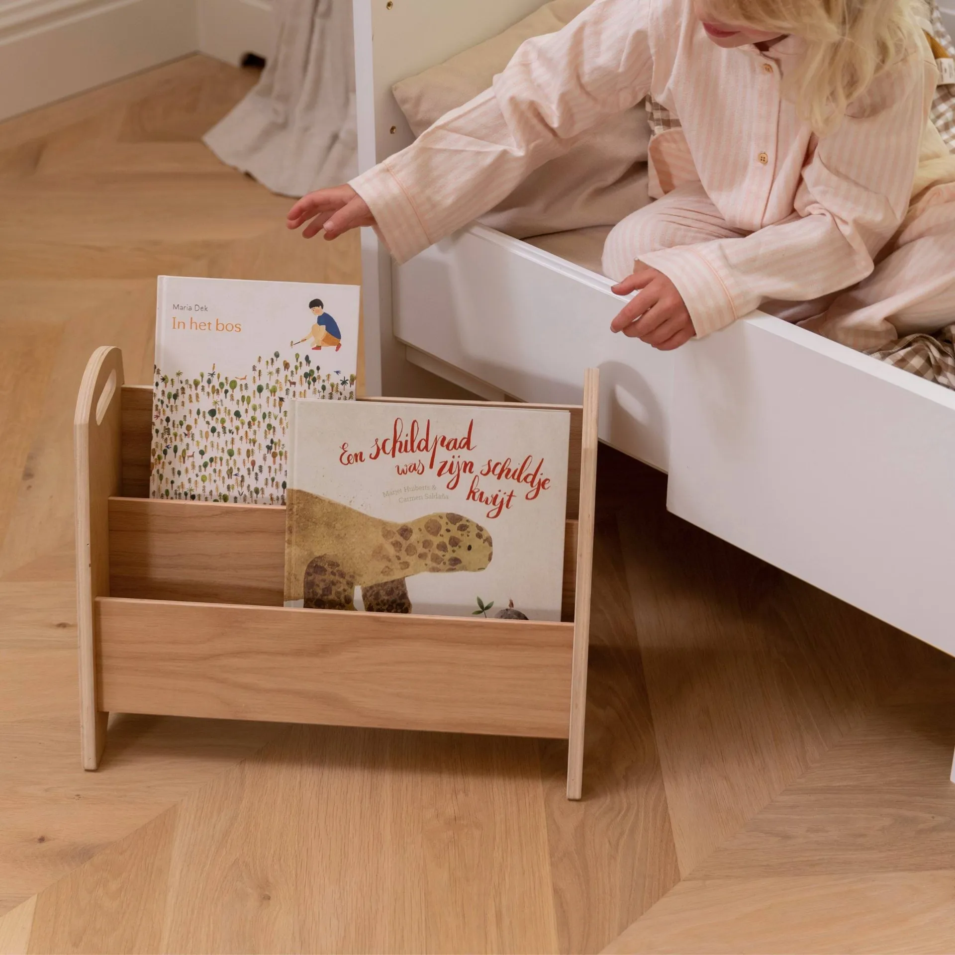Book holder kirjahylly lapsille, Tammi Nofred