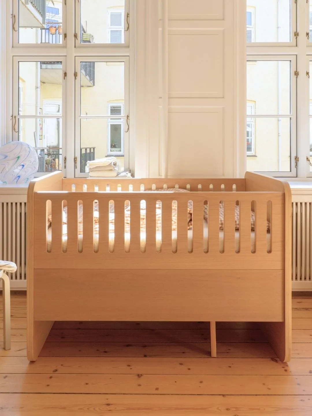 Form baby & juniorsänky 166x77,5x87 cm, Tammi Nofred