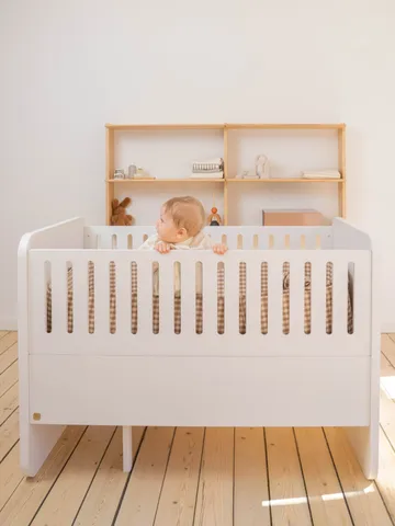 Form baby & juniorsänky 166x77,5x87 cm - Valkoinen - Nofred