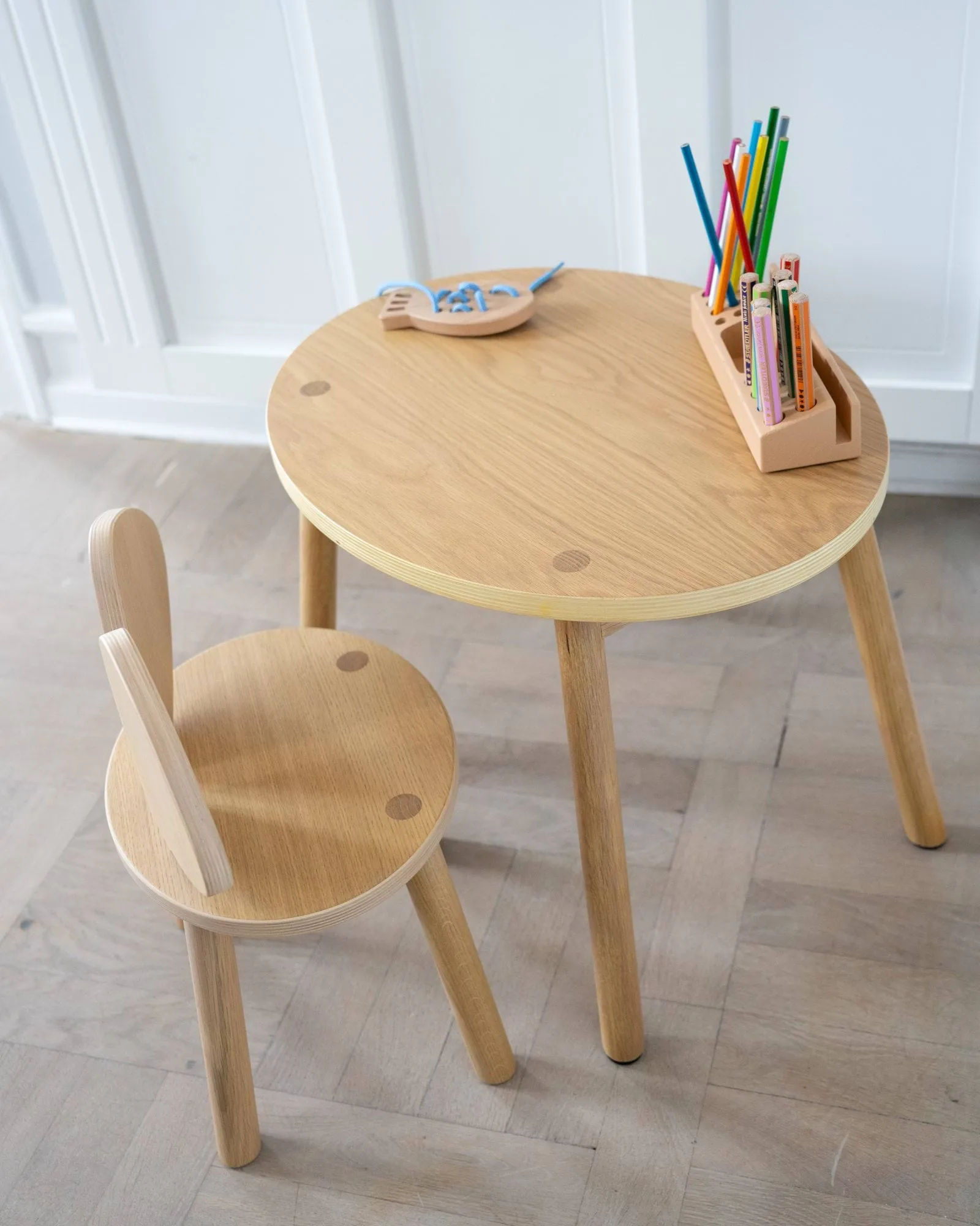 Mouse Table lastenpöytä, Tammi Nofred