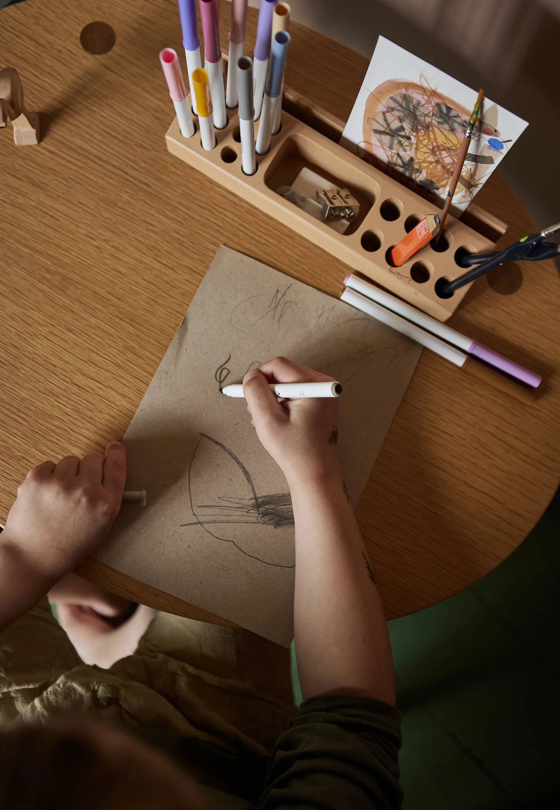 Penholder kynäteline, Hiekka Nofred