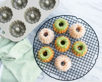 Nordic Ware anniversary bundtlette -kakkuvuoka hopea - 1,1 l - Nordic Ware