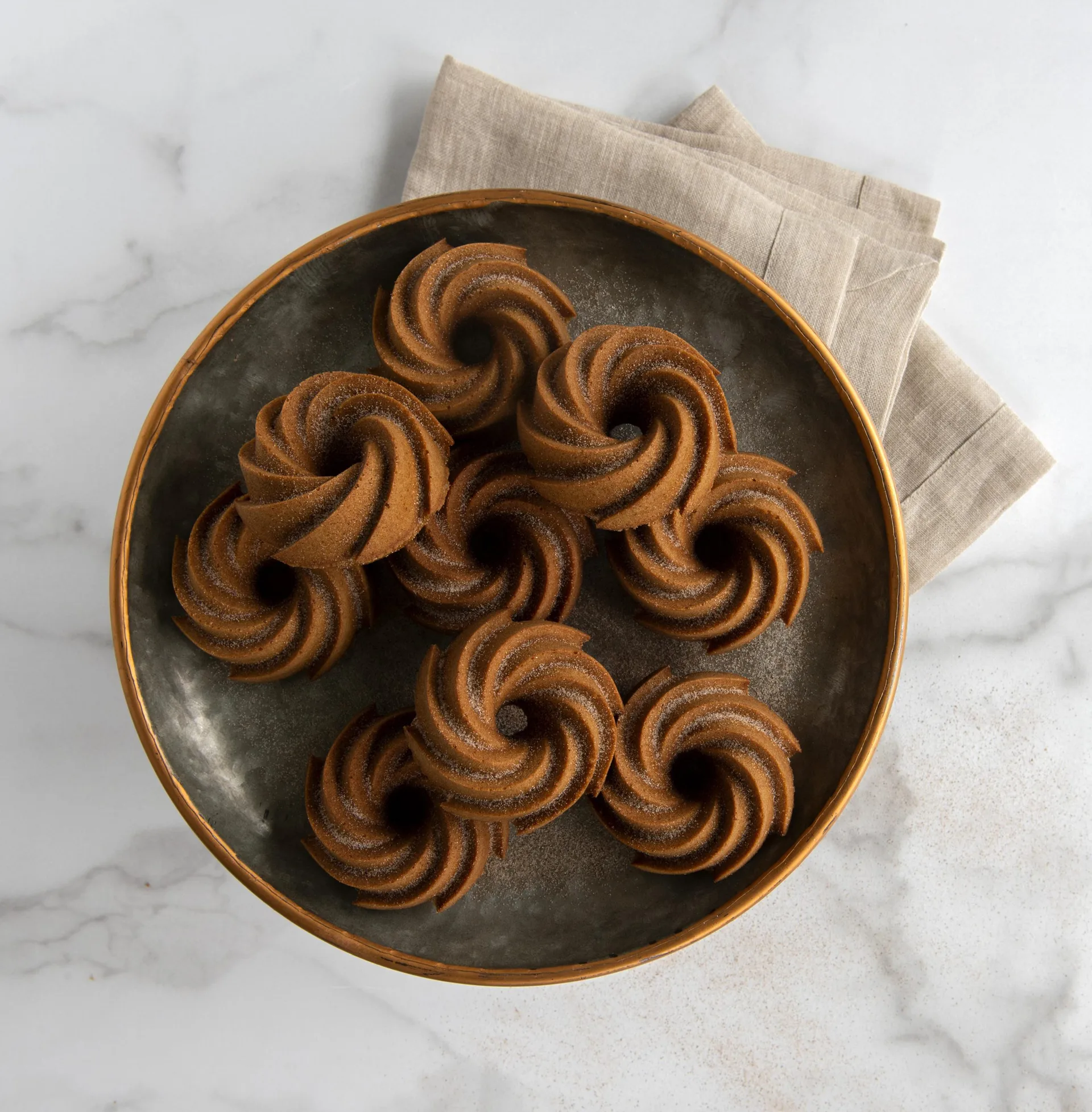 Nordic Ware Heritage bundtlette -leivontavuoka, Hopea Nordic Ware