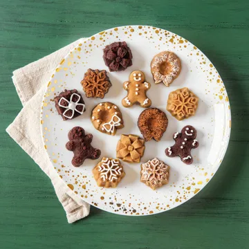 Nordic Ware Holiday Tea Cake -kakkuvuoka - Hopea - Nordic Ware