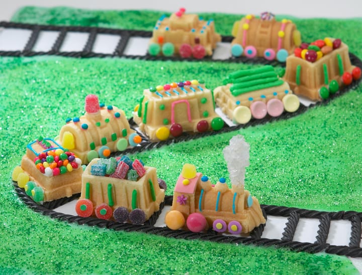 Nordic Ware Train cake -kakkuvuoka, 1,2 l Nordic Ware