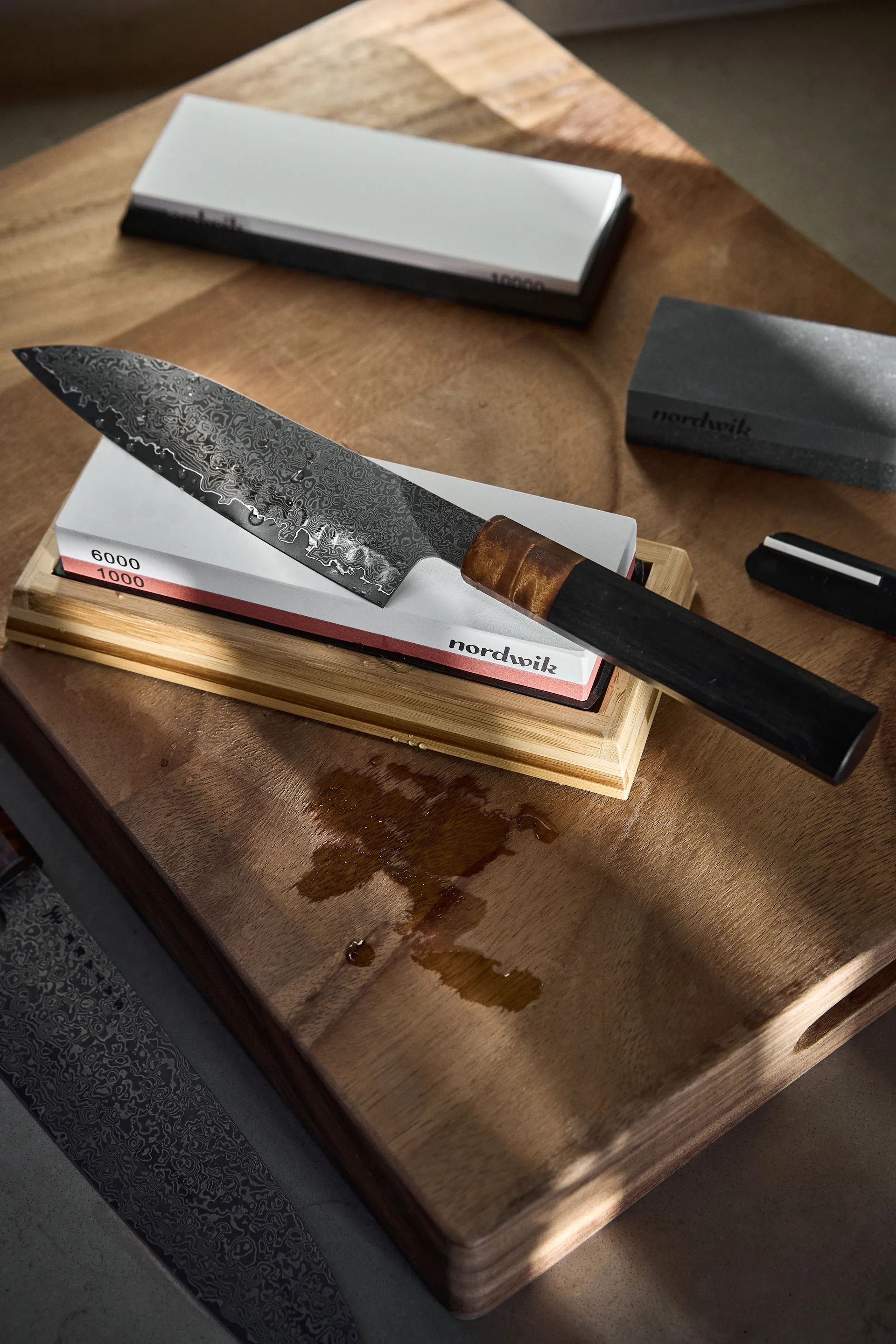 Märkähiomakivi telineellä, 1000/6000 karkeus Nordwik