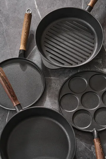 Nordwik valurautainen pannukakkutiski puukahvalla - 23 cm - Nordwik