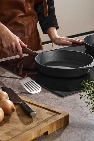 Nordwik valurautapata puukahvalla - 28 cm - Nordwik