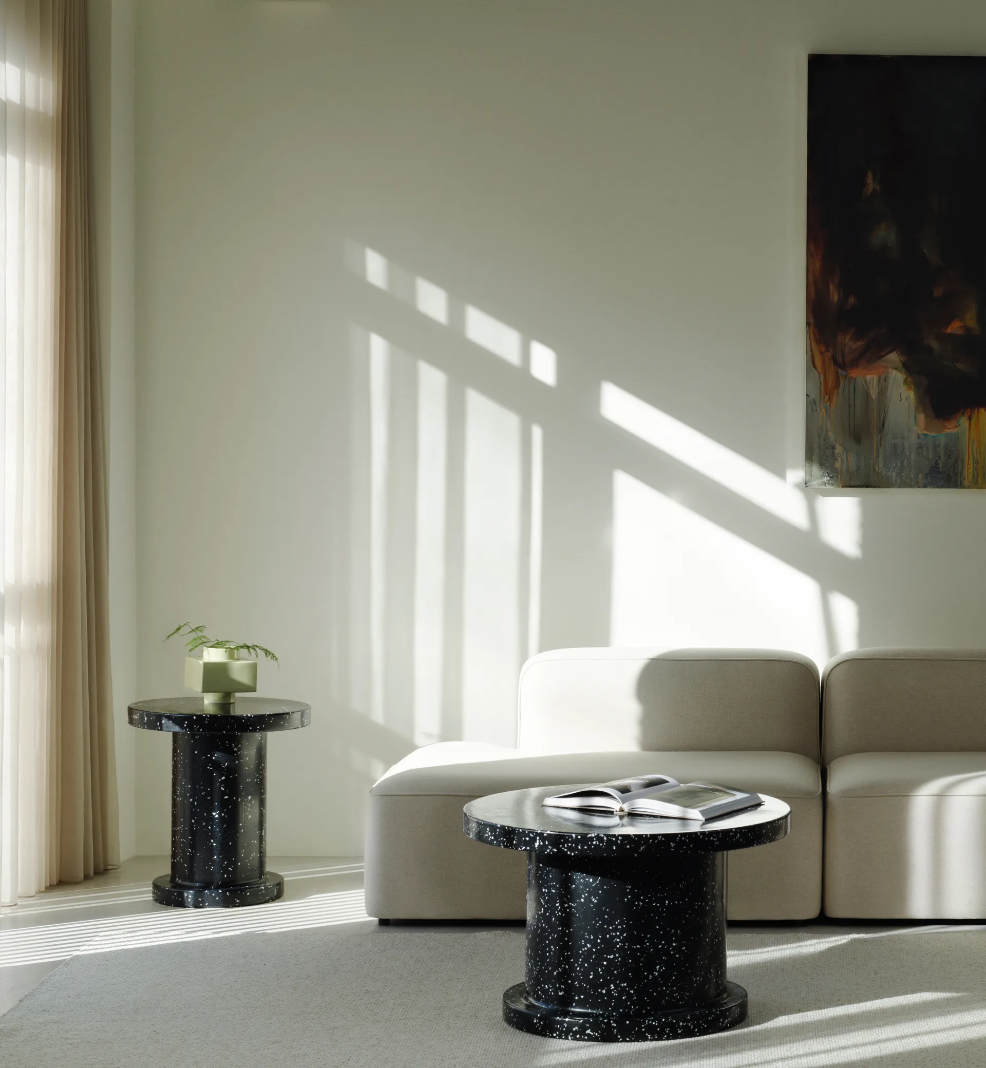 Bit sivupöytä, Musta Normann Copenhagen