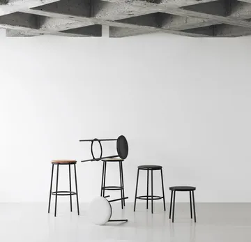 Circa jakkara 45 cm - Musta alumiini - Normann Copenhagen