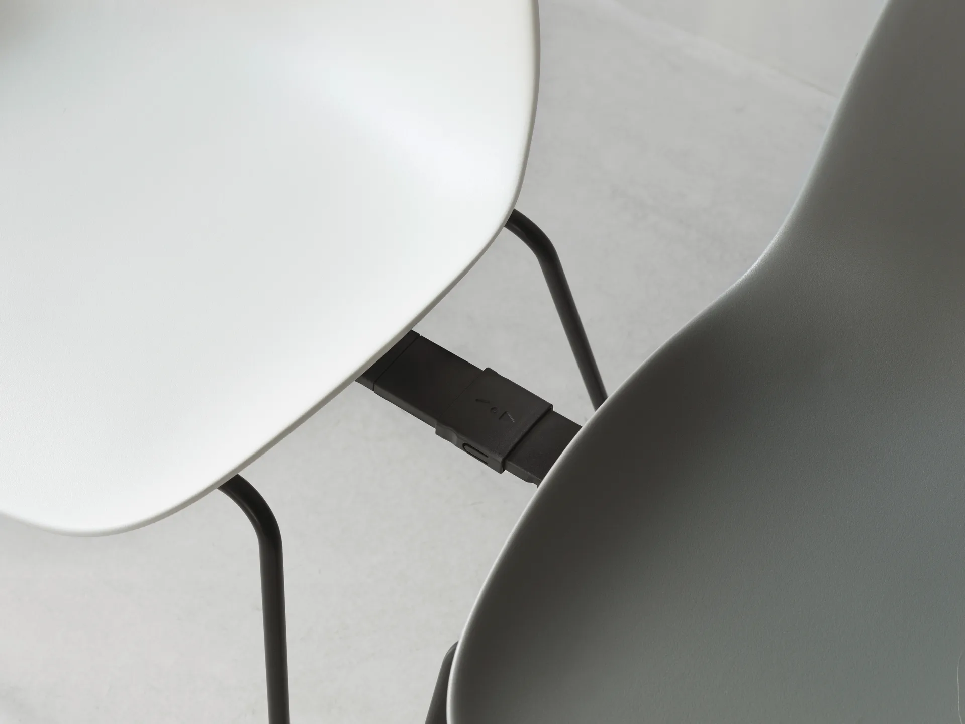 Form Chair pinottava tuoli mustat jalat 2 kpl, Valkoinen Normann Copenhagen