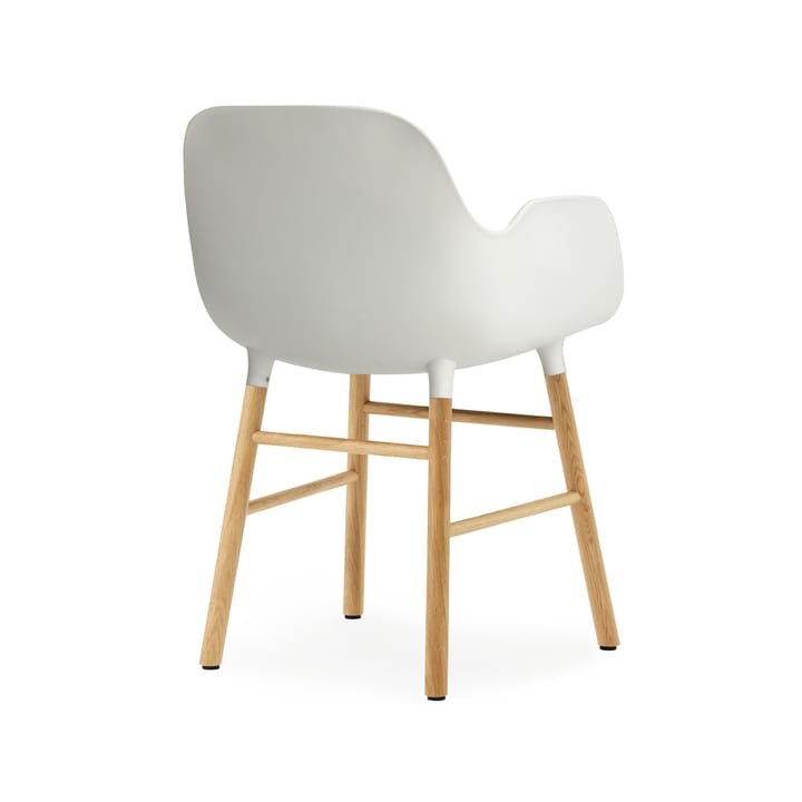 Form käsinojallinen tuoli - White, tammijalat - Normann Copenhagen