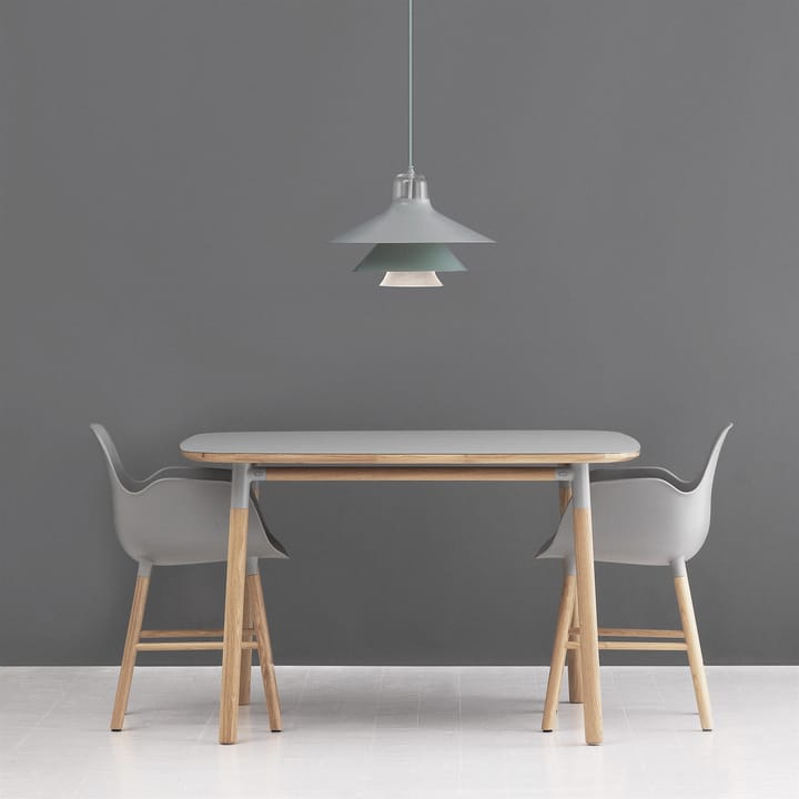 Form pöytä 120x120 cm - harmaa - Normann Copenhagen