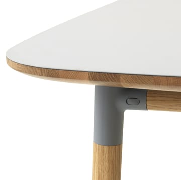 Form pöytä 120x120 cm - harmaa - Normann Copenhagen