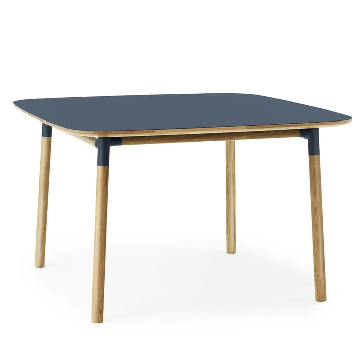 Form pöytä 120x120 cm - sininen - Normann Copenhagen