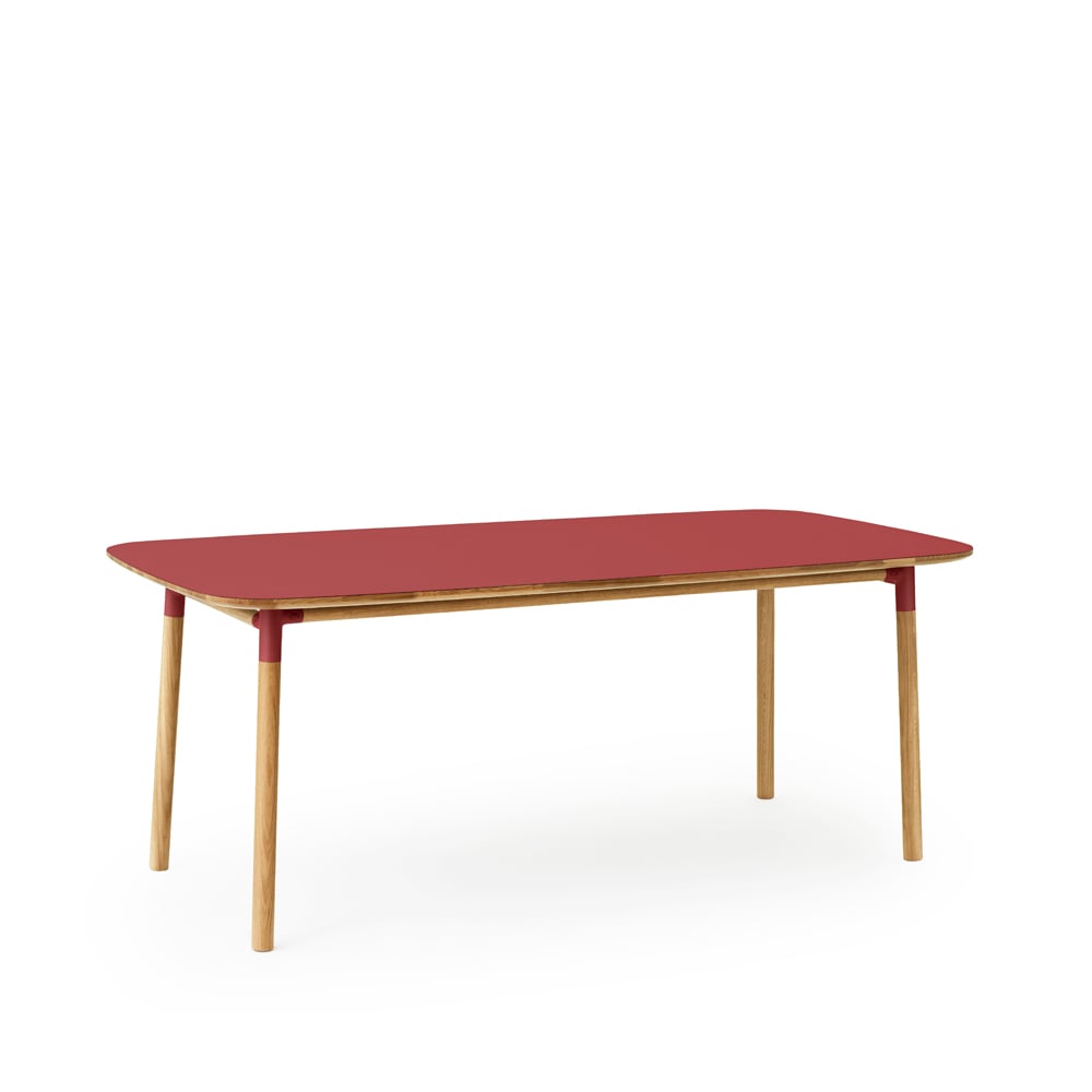 Normann Copenhagen Form ruokapöytä Red, tammijalat | Skandinaavinen Sisustus | Ruokapöydät | Punainen