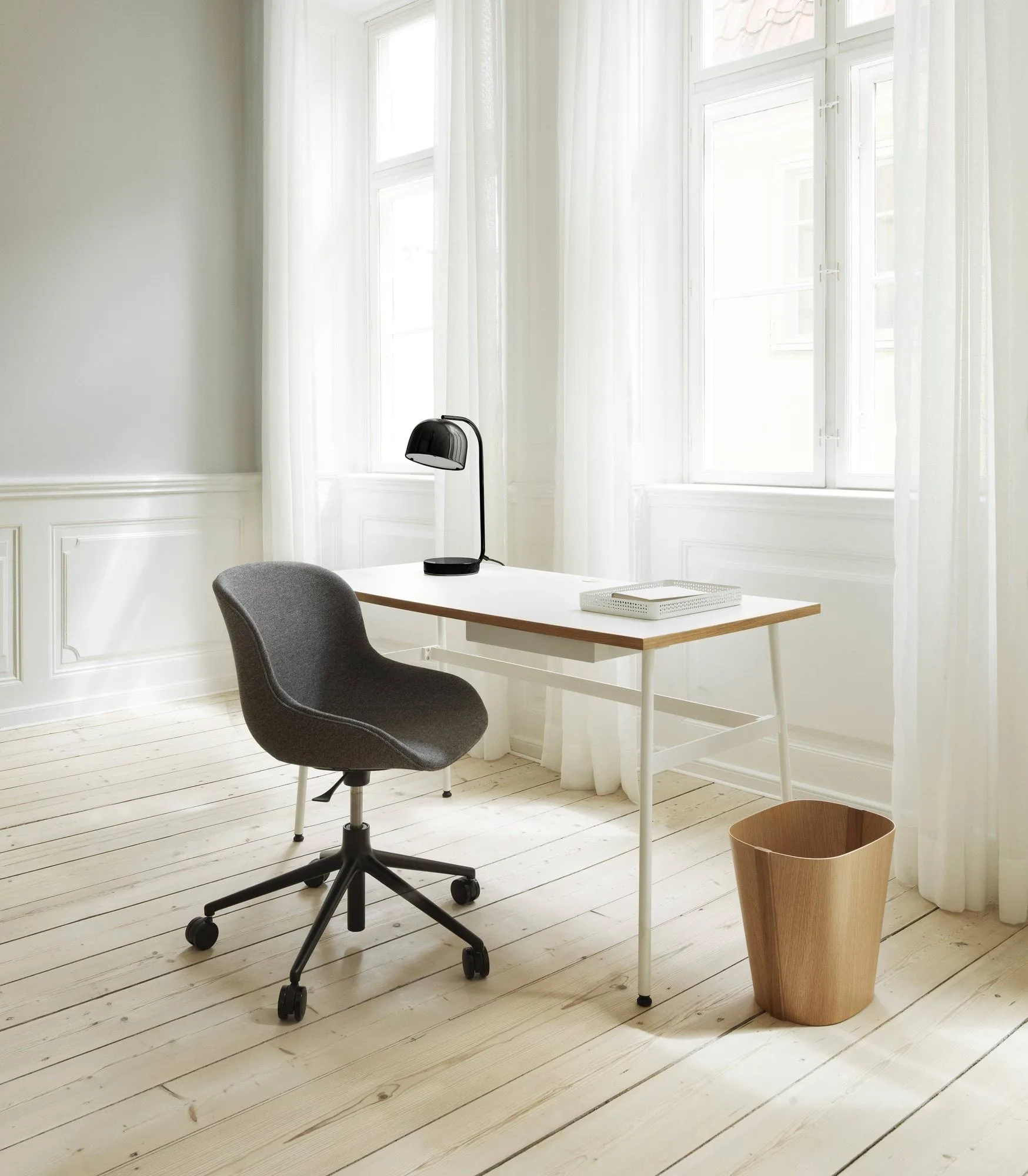 Grant pöytävalaisin, Black Normann Copenhagen