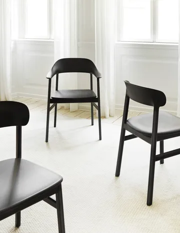 Herit tuoli tammea - Dusty green (vihreä) - Normann Copenhagen
