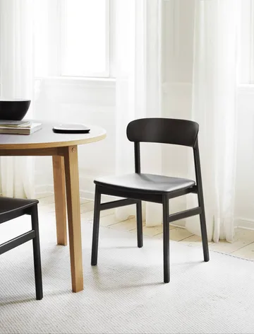 Herit tuoli tammea - Dusty green (vihreä) - Normann Copenhagen