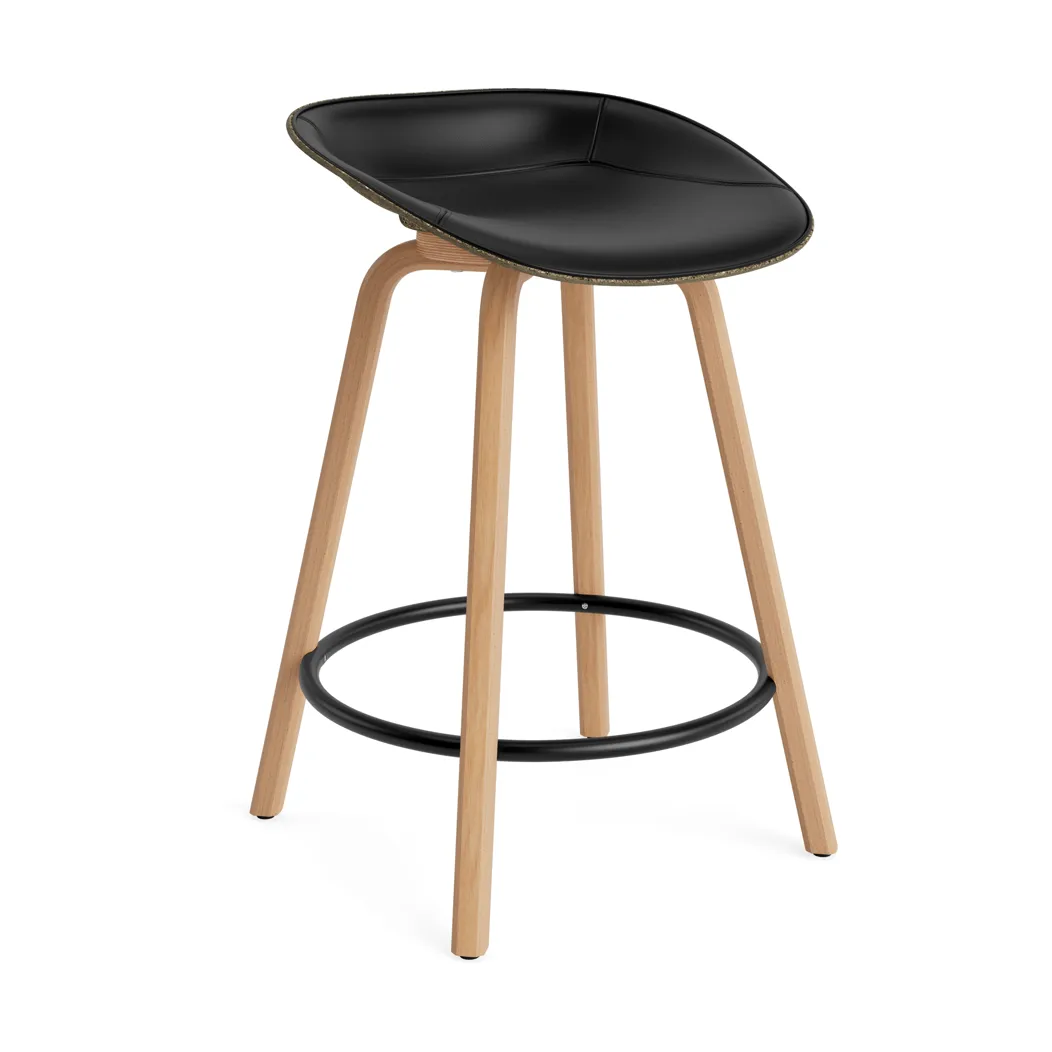 Mat Barstool baarituoli etupuoliverhoiltu  65 cm., Ultra 41599-seaweed-beech-black steel Normann Copenhagen
