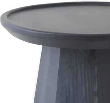 Pine table large sivupöytä Ø 65 cm K:44,5 cm - Dark Blue - Normann Copenhagen