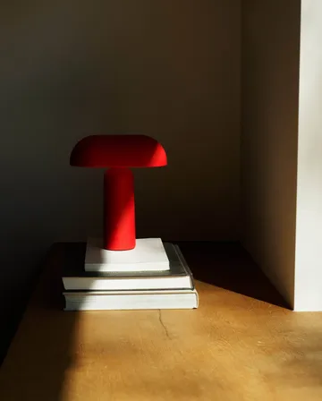 Porta pöytävalaisin - Bright red - Normann Copenhagen