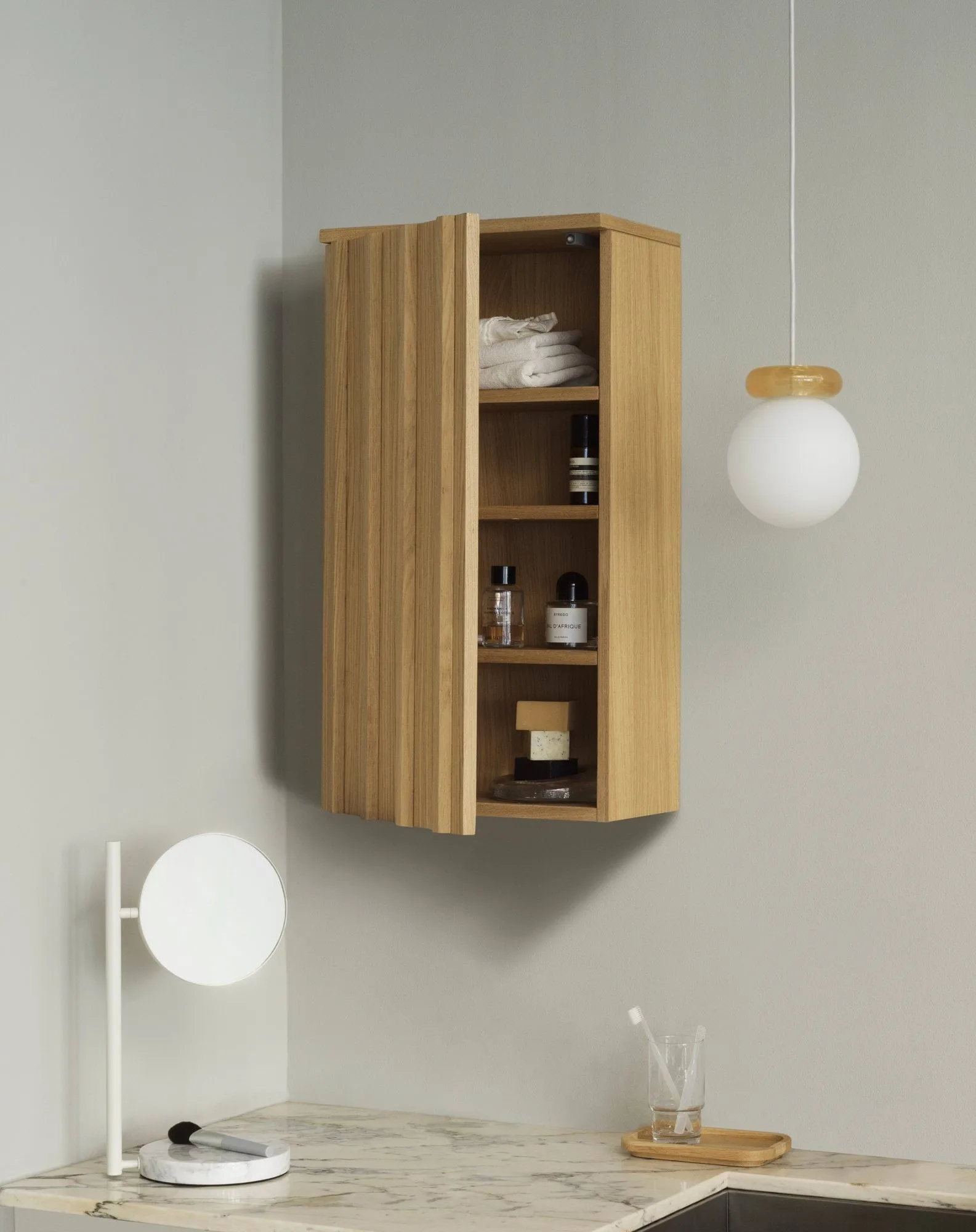 Rib seinäkaappi, Tammi, 73x40x23 cm Normann Copenhagen
