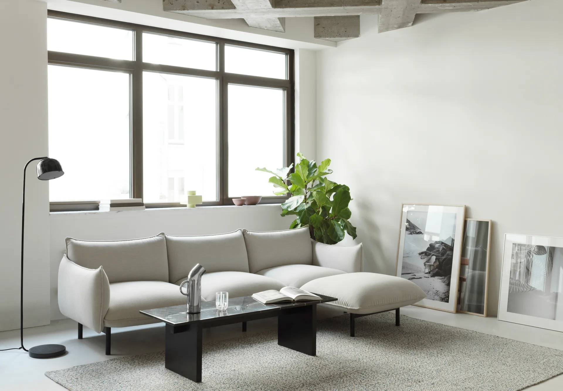 Solid Table sohvapöytä 130x38,5x40 cm, Musta Normann Copenhagen