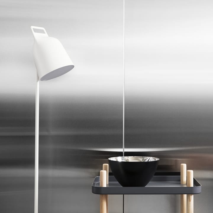 Stage lattiavalaisin, White, jauhemaalattu teräs Normann Copenhagen