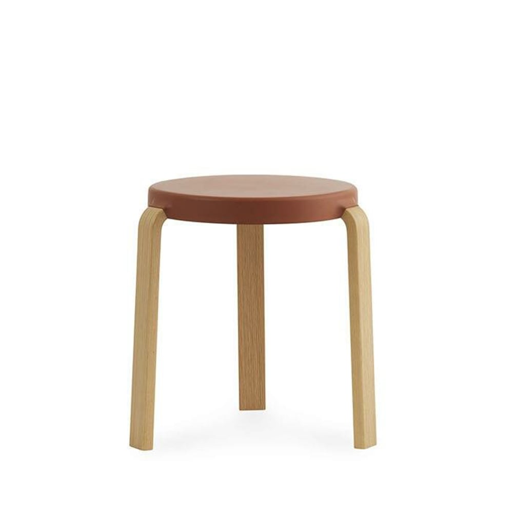 Normann Copenhagen Tap rahi Caramel, tammijalat | Skandinaavinen Sisustus | Jakkarat | Ruskea