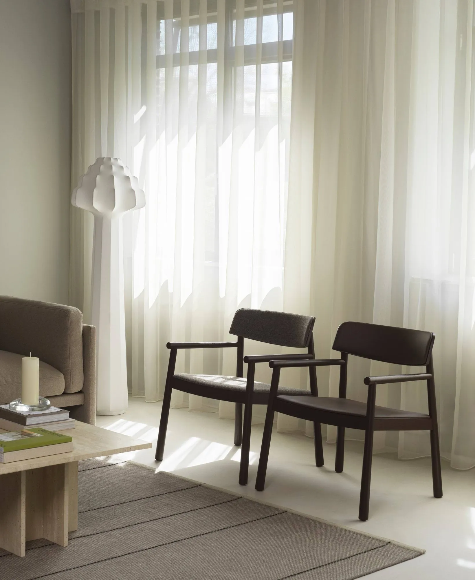 Timb nojatuoli, Ruskea saarni Normann Copenhagen