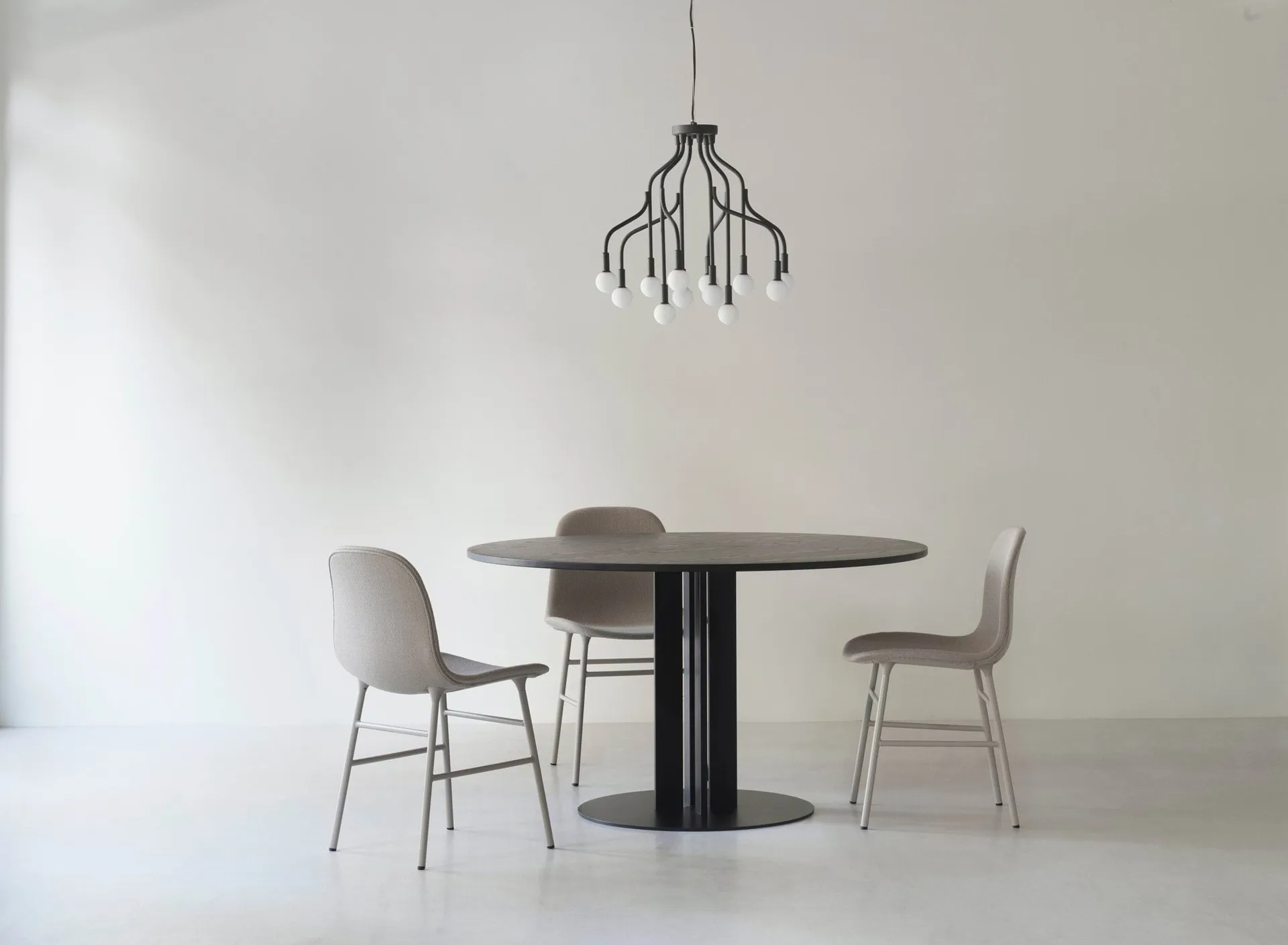 Vekst Kattovalaisin Pieni, Musta Normann Copenhagen