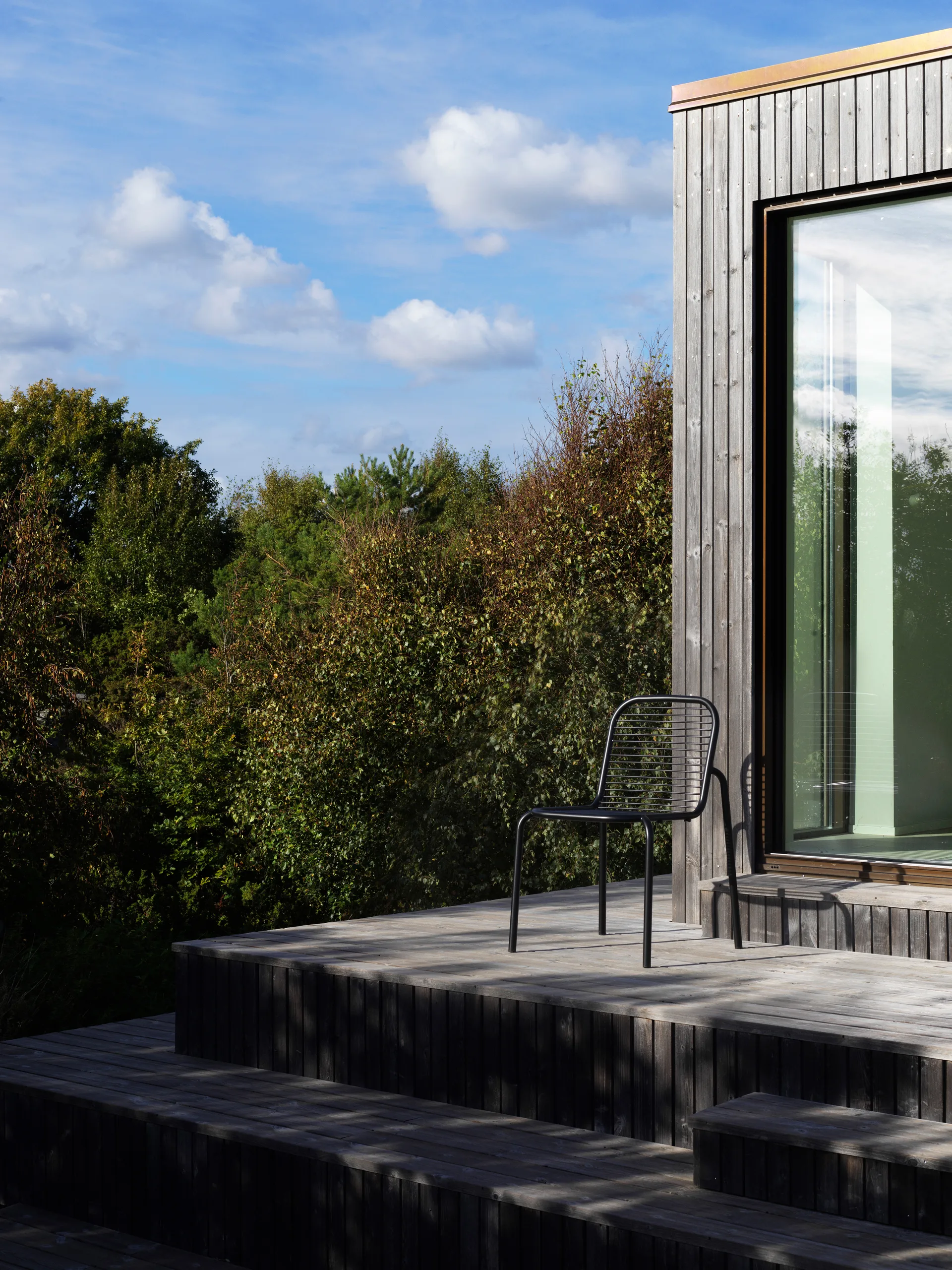 Vig tuoli, Black Normann Copenhagen