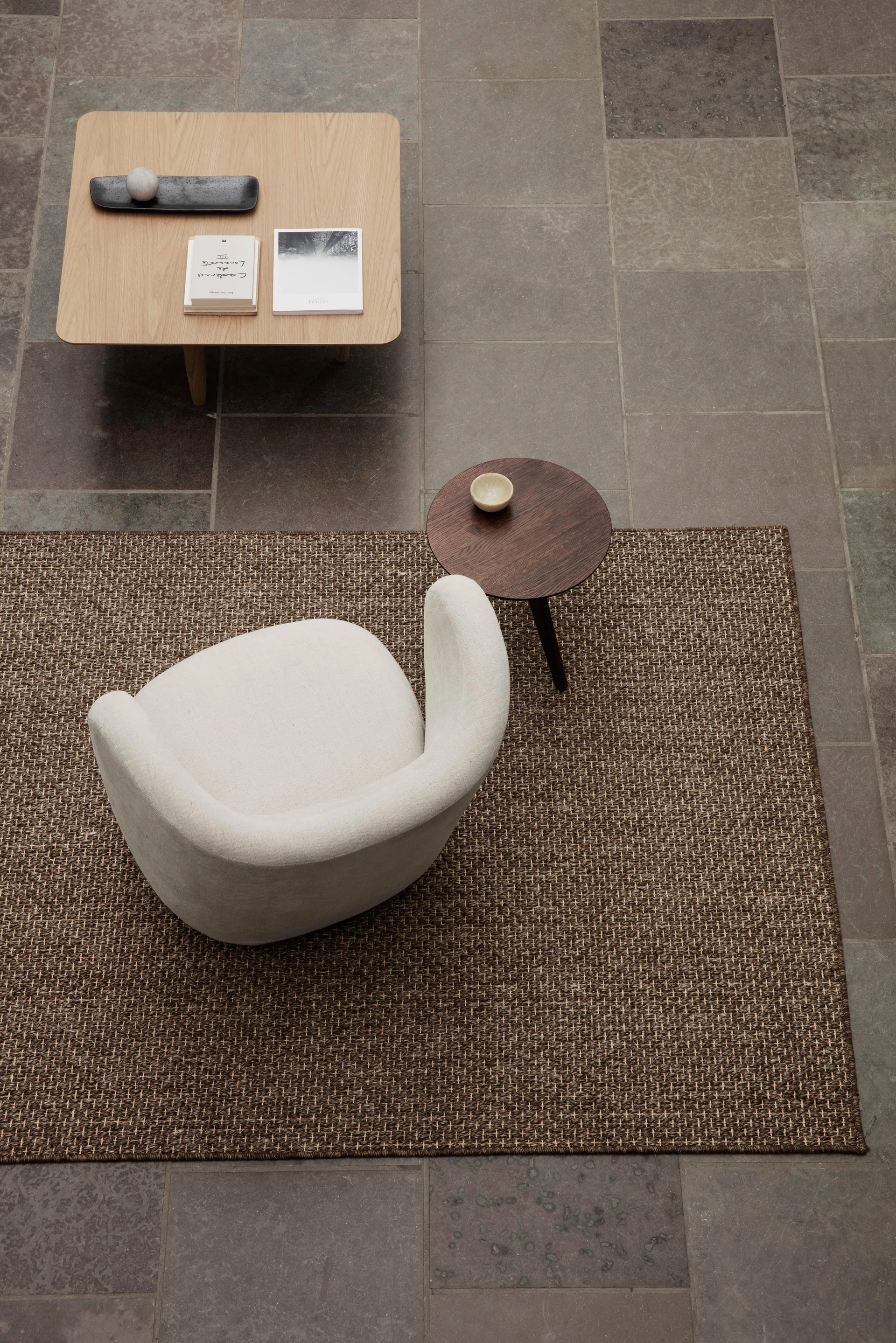 Fin sivupöytä Ø40 cm, Dark smoked oak NORR11