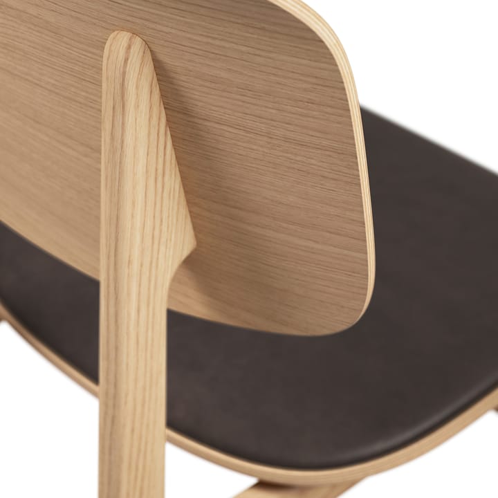 NY11 tuoli nahkaisella istuinosalla tammea, Dunes dark brown NORR11