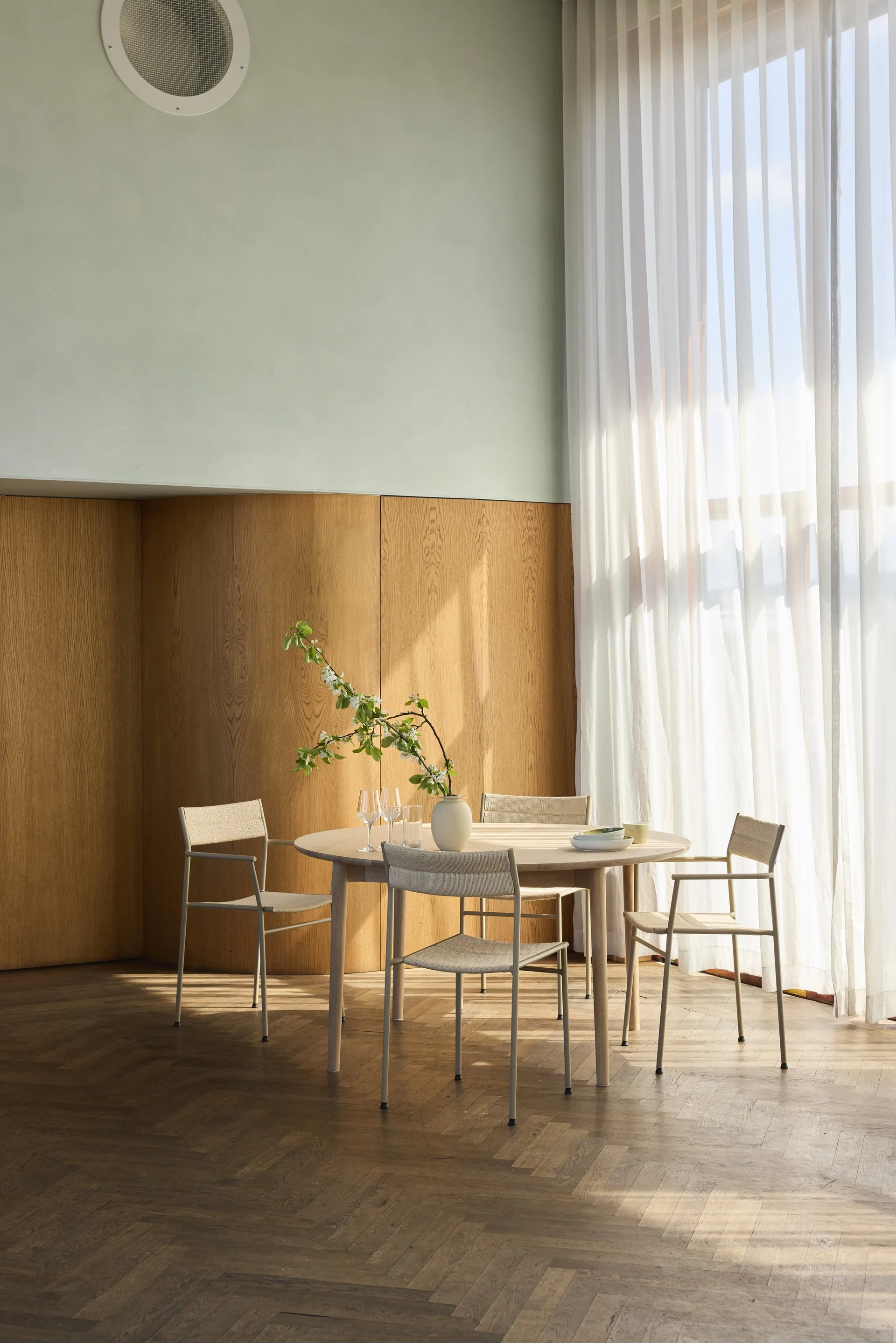 Expand ruokapöytä Ø140 cm, Vaaleahöylätty tammi Northern