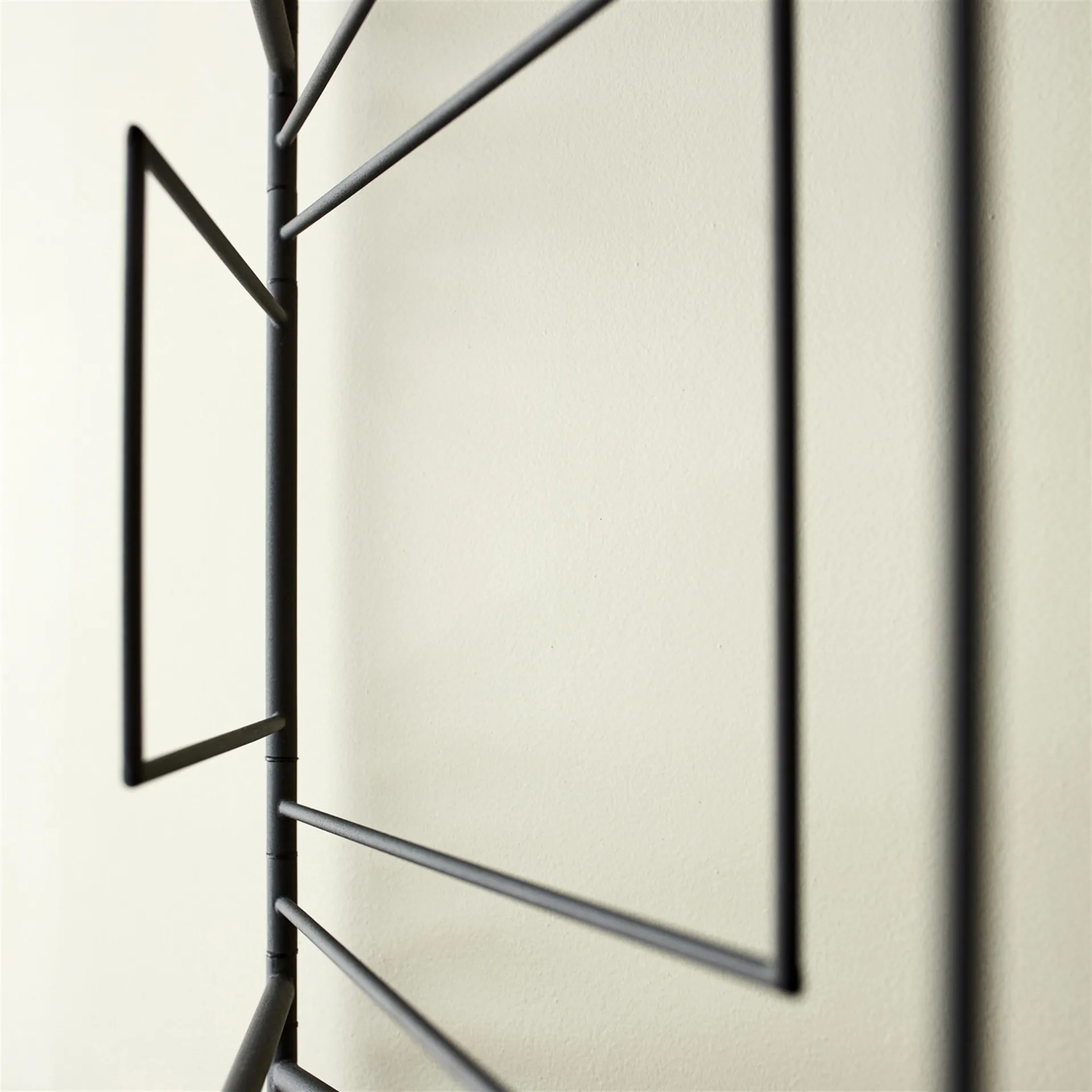 Frame vaateripustin, musta Northern