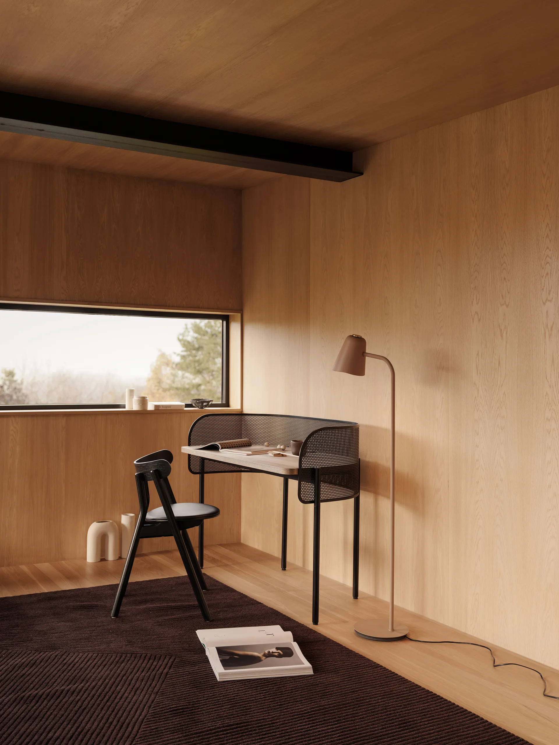 Me Dim -lattiavalaisin, Warm beige Northern