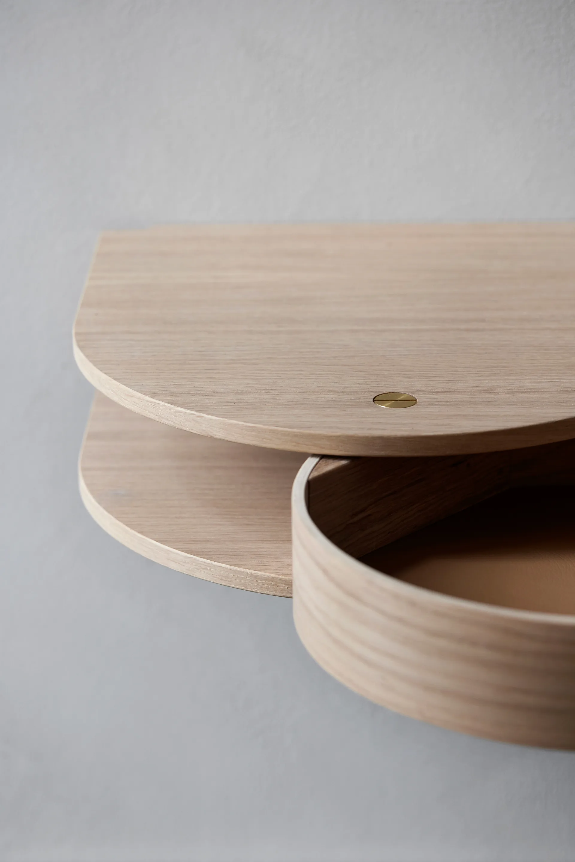 Valet laatikko seinään kiinnitettävä small, Light oiled oak Northern