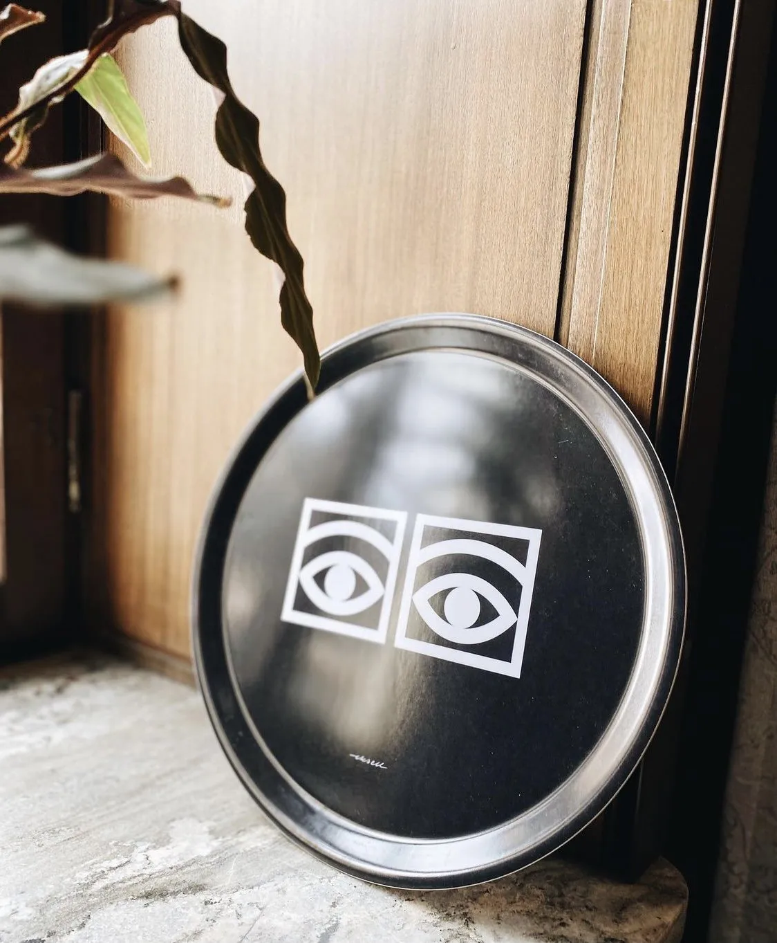 Ögon tarjotin Ø 38 cm, Musta Olle Eksell