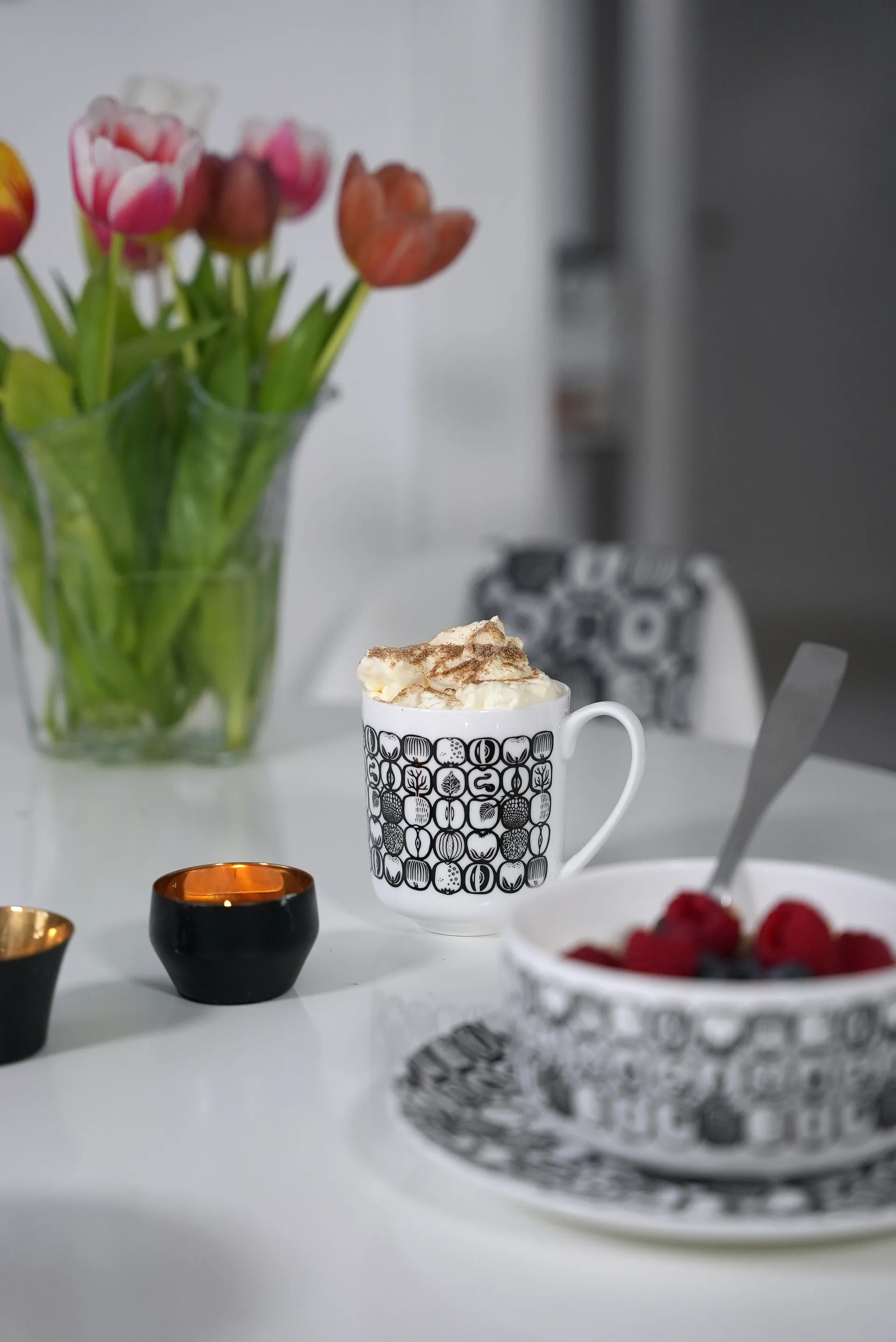 Fruktlaatikko muki 32 cl, Musta Opto Design