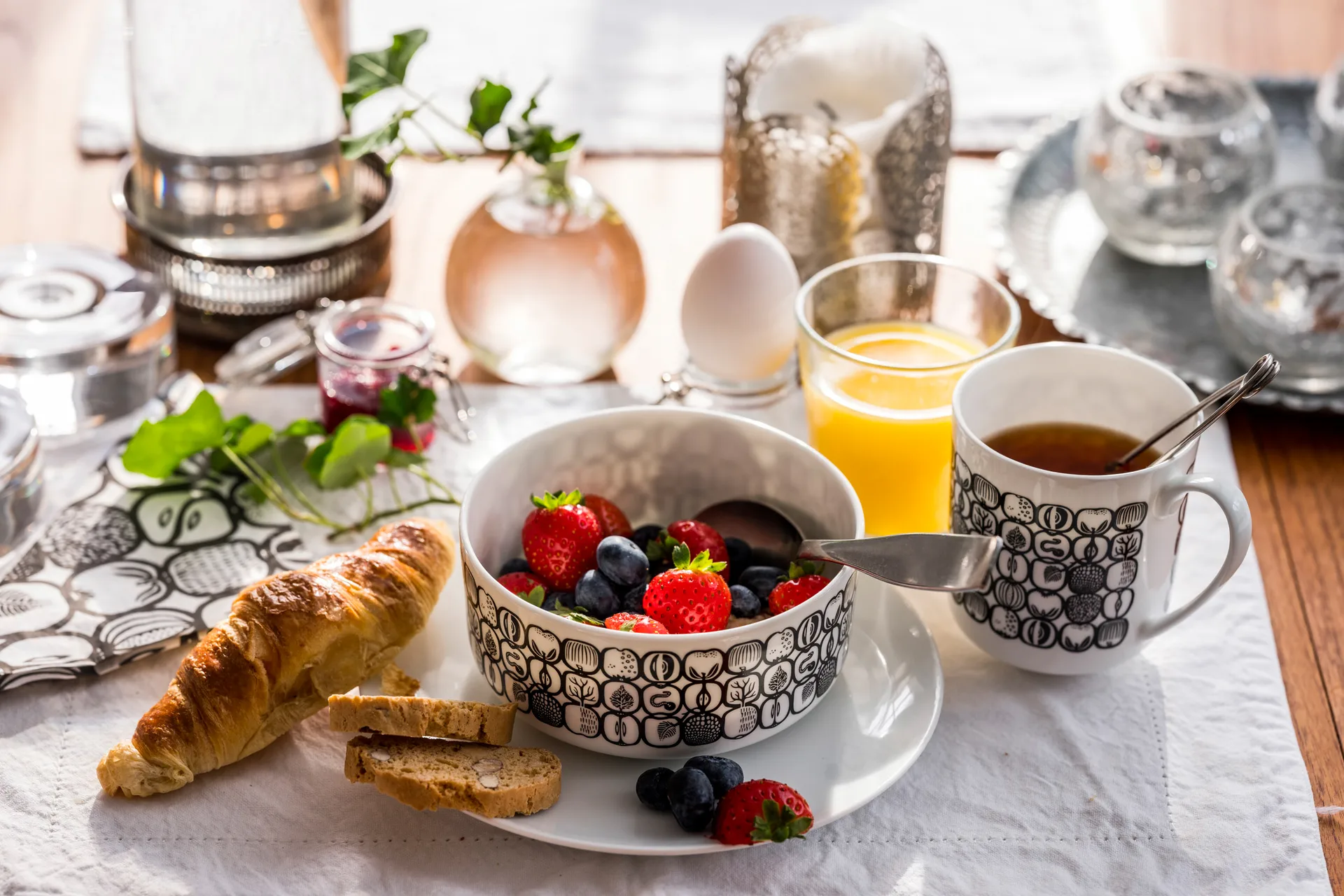 Fruktlaatikko muki 32 cl, Musta Opto Design