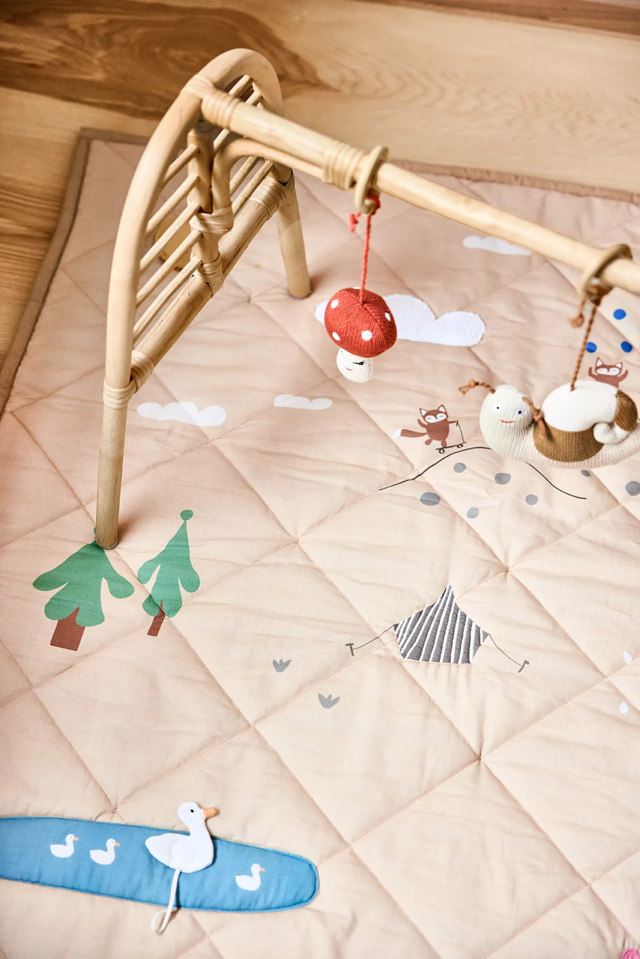 Forest aktiviteettimatto 102x102 cm, Clay OYOY