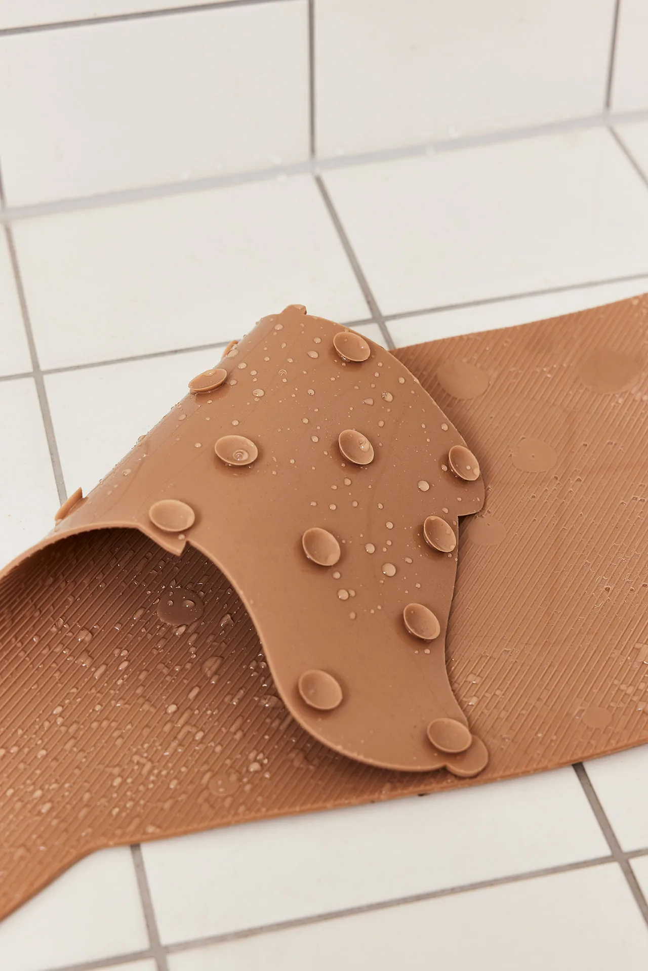 Hunsi Dog kylpyhuonematto, Kameli OYOY