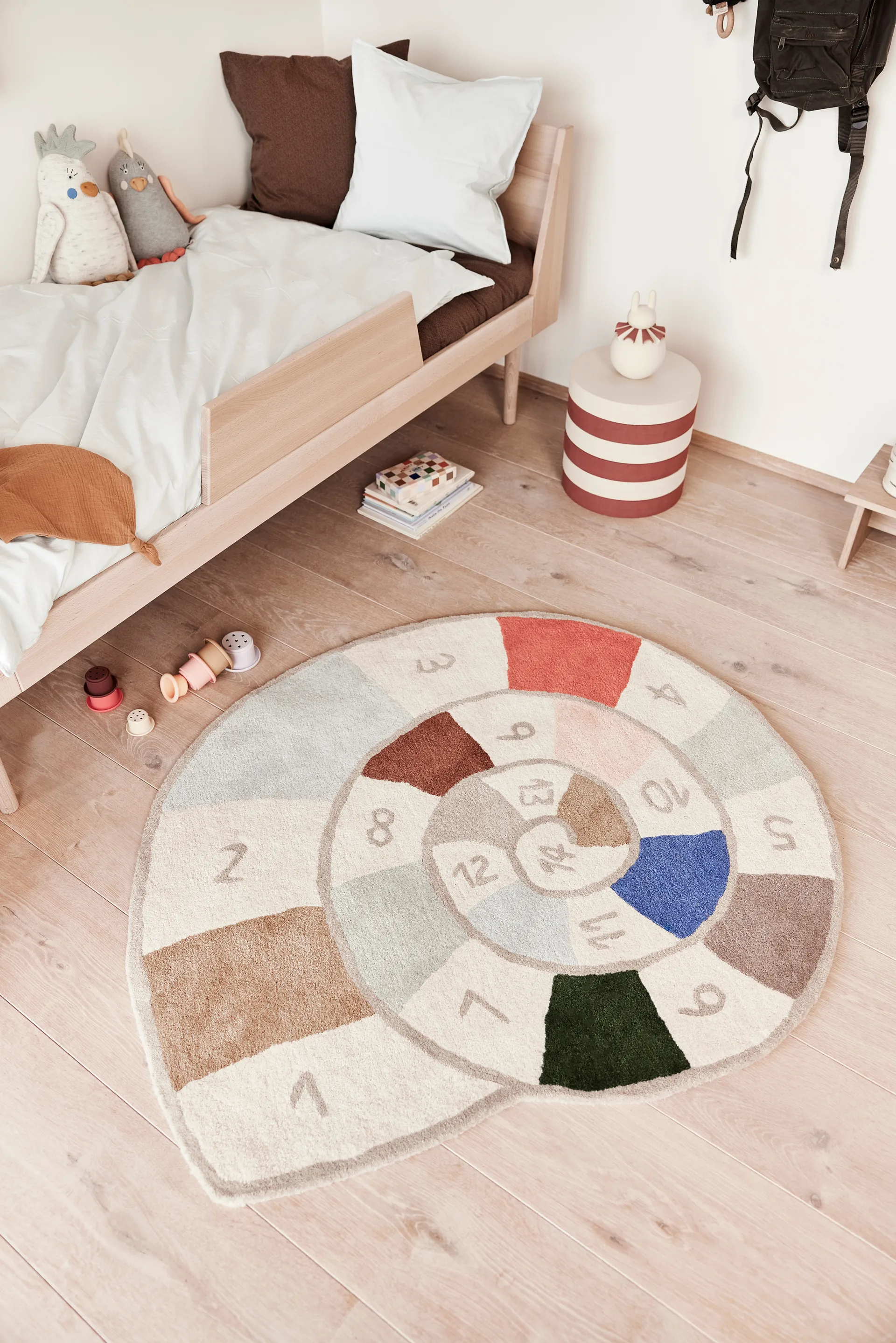 Kai undulaatti pehmolelu, Offwhite-light mint OYOY