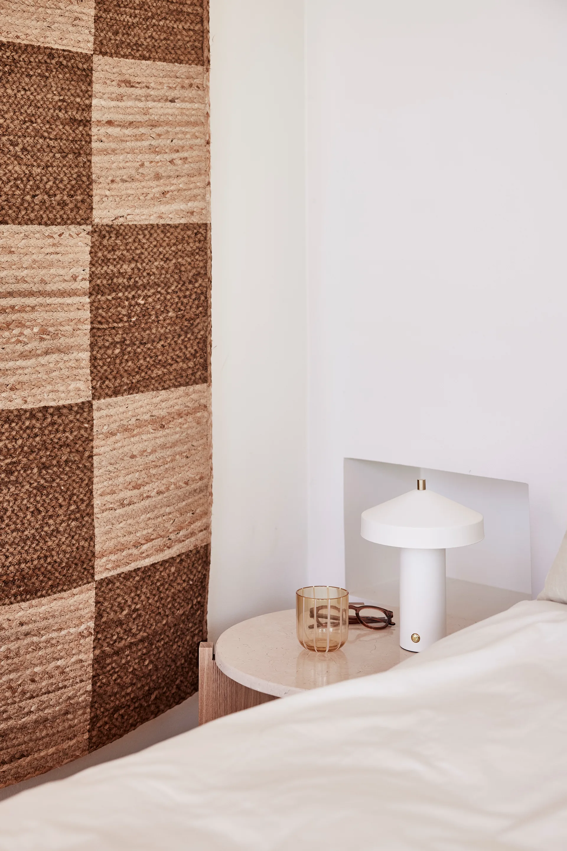 Lune marmori sohvapöytä Ø50 cm, Luonnollinen-white OYOY