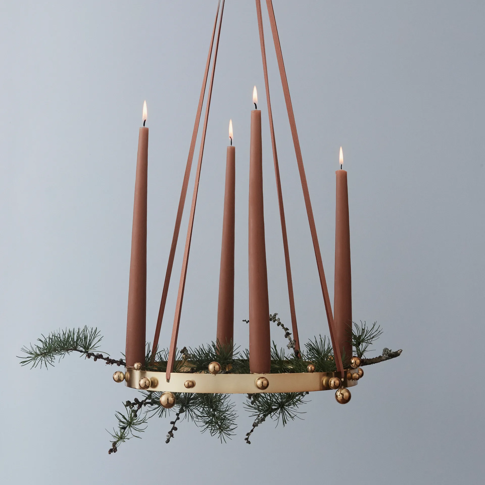 Pearl adventtikynttelikkö, Messinki OYOY