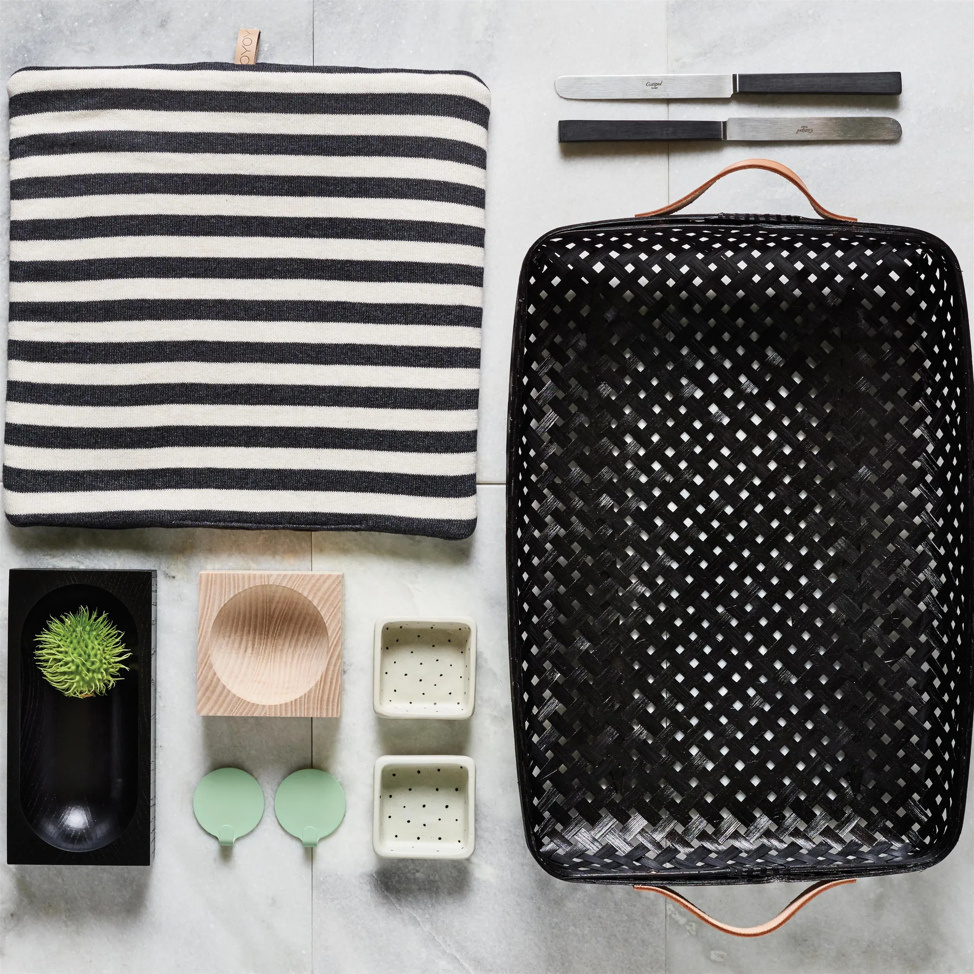 Sporta leipäkori 42 x 28 cm, musta OYOY