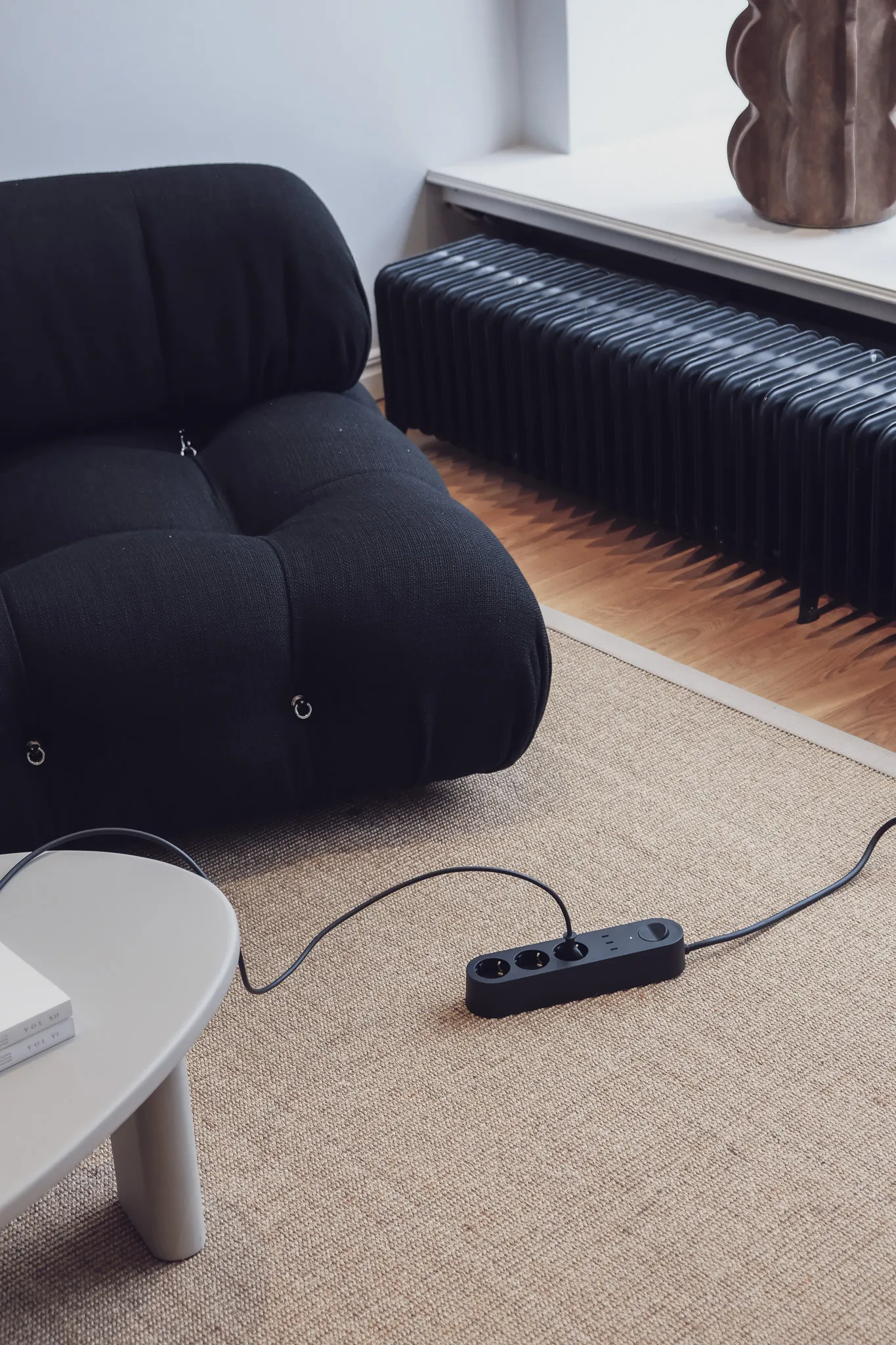 Alma Power Bar jatkojohto, Midwinter black palett3