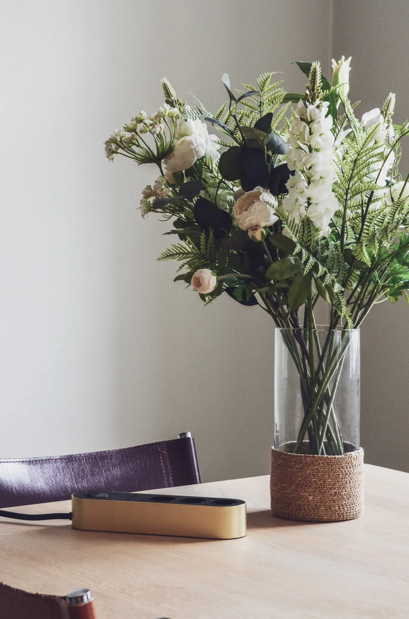 Edgar Power Bar jatkojohto, Satiinik messinki palett3